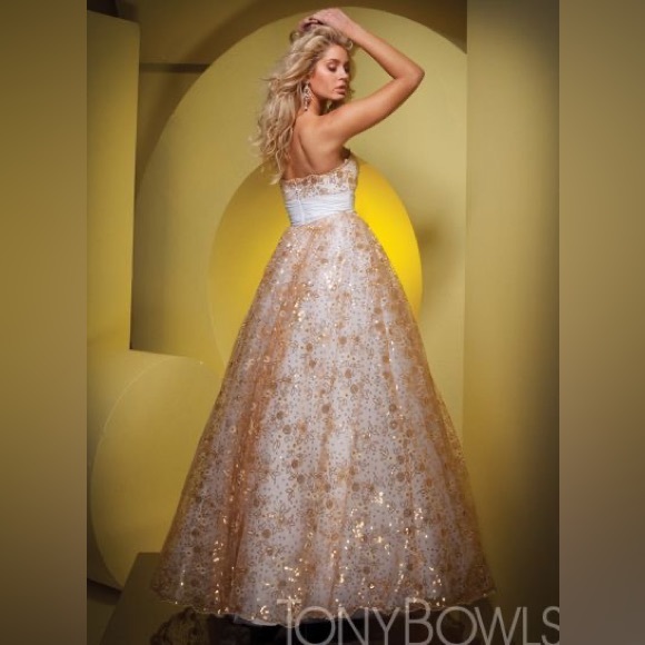 Tony Bowls White & Gold Ballgown - Picture 2 of 3